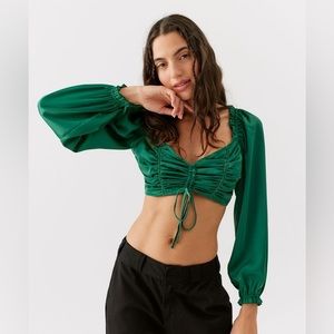 NWOT dark green urban outfitters top size small caroleena puffed sleeve crop